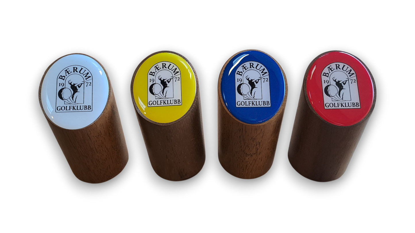 4 augusta teemarkers standing side by side