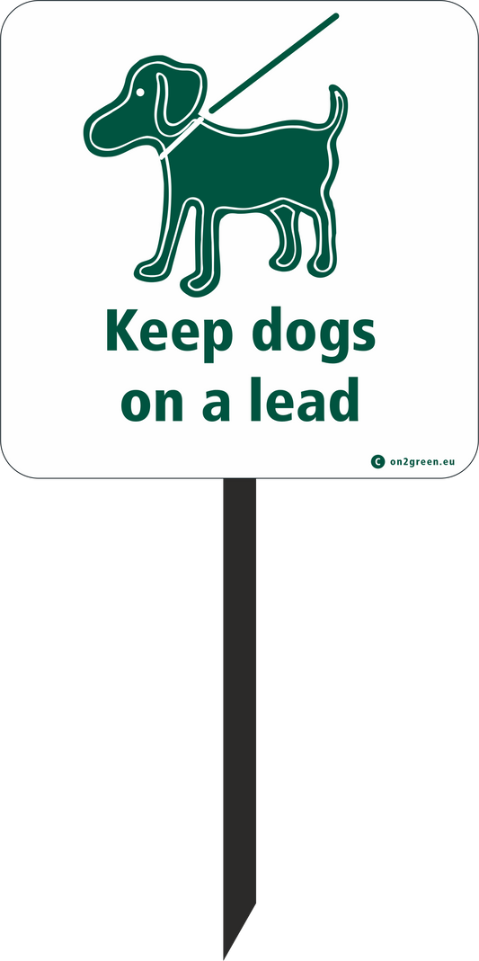 Golf Sign: Dogs must be on a leash + text