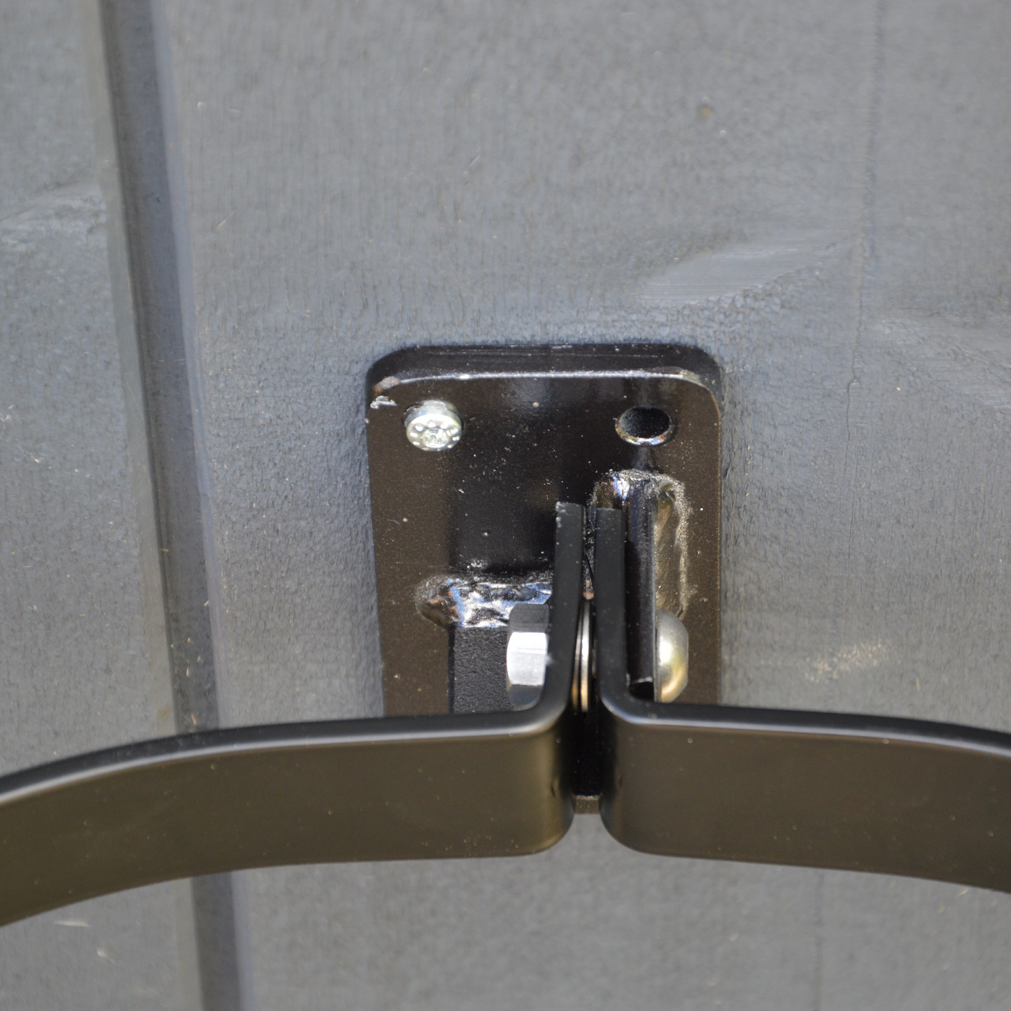 Beslag til væg til enkelt affaldskurv