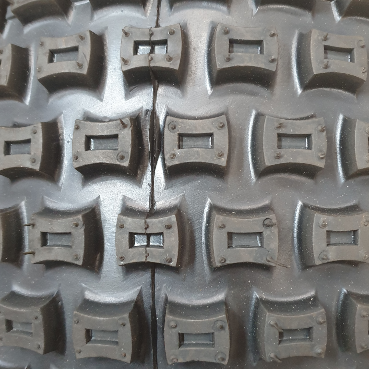 Tire on wheel rim (white)